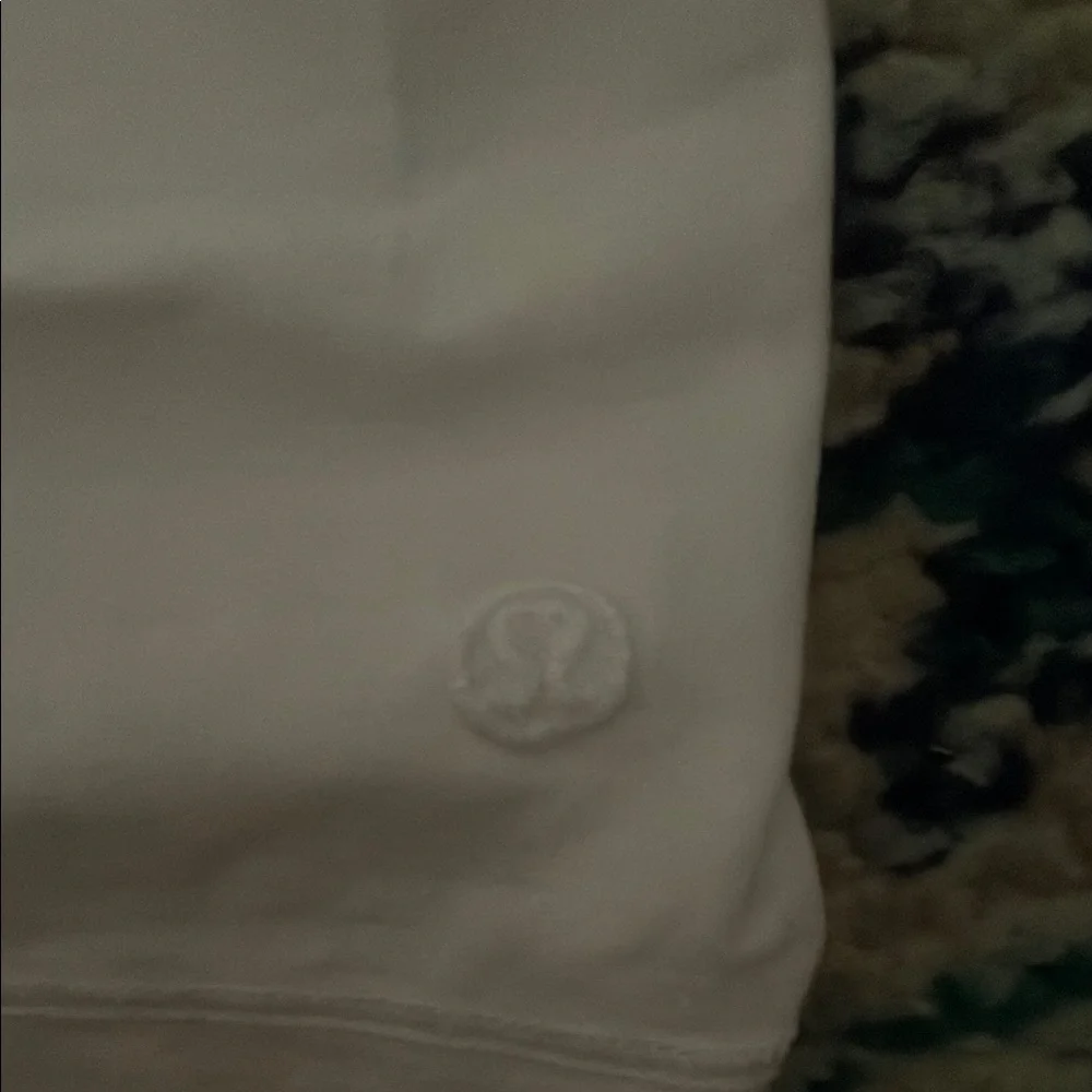White Sleeveless Women's Top - Picture 2 of 3